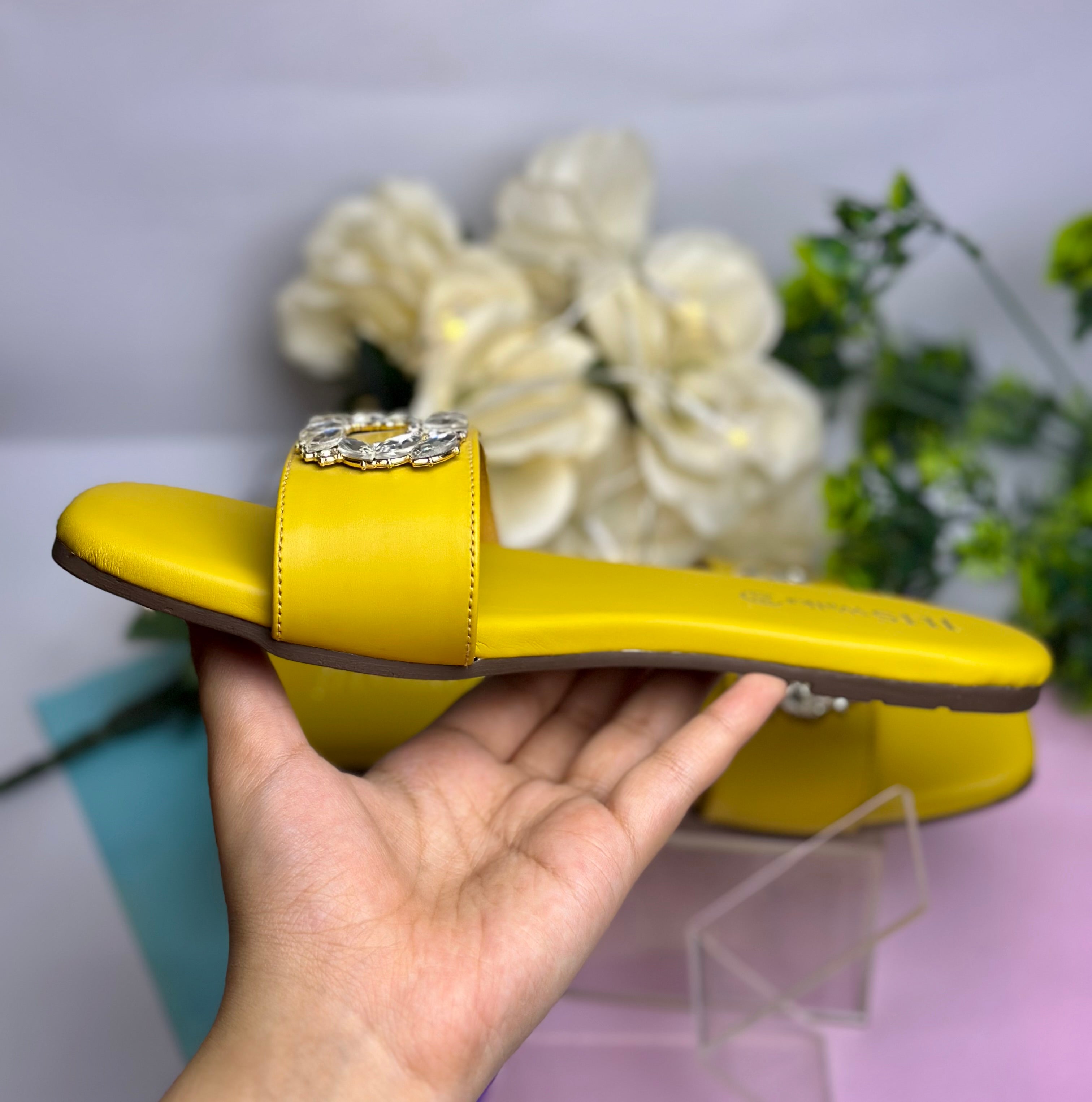 🌞 Sunny Luxe Crystal Slide